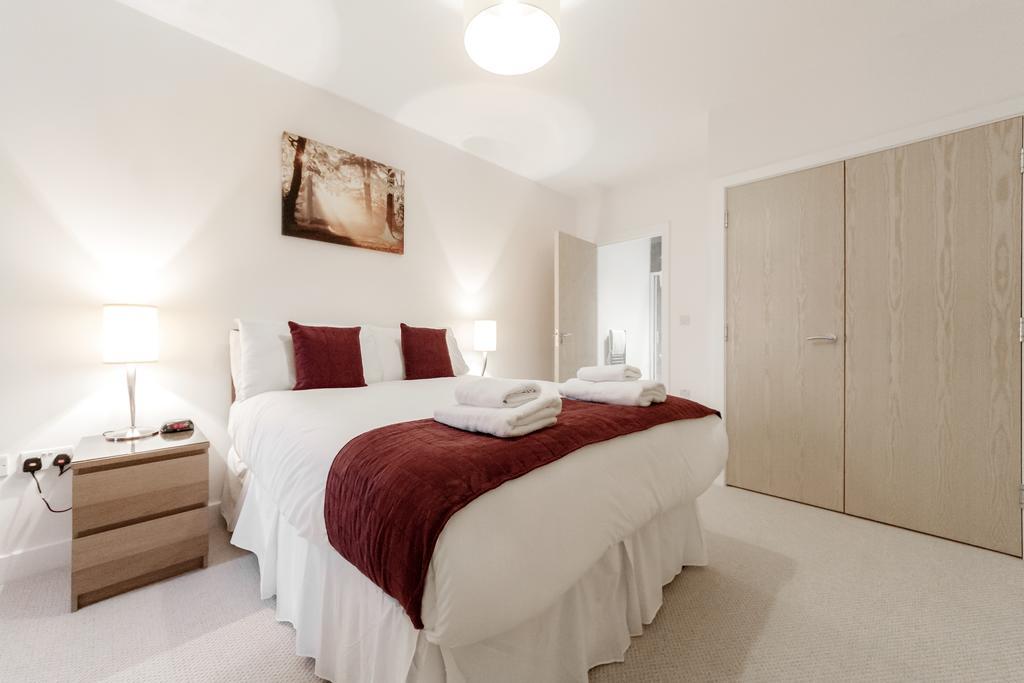 Roomspace Serviced Apartments - Nouvelle House Sutton  Szoba fotó