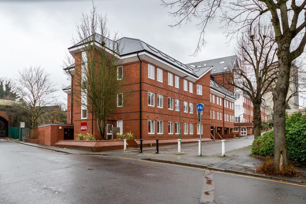 Roomspace Serviced Apartments - Nouvelle House Sutton  Kültér fotó