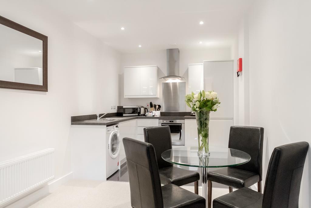 Roomspace Serviced Apartments - Nouvelle House Sutton  Kültér fotó